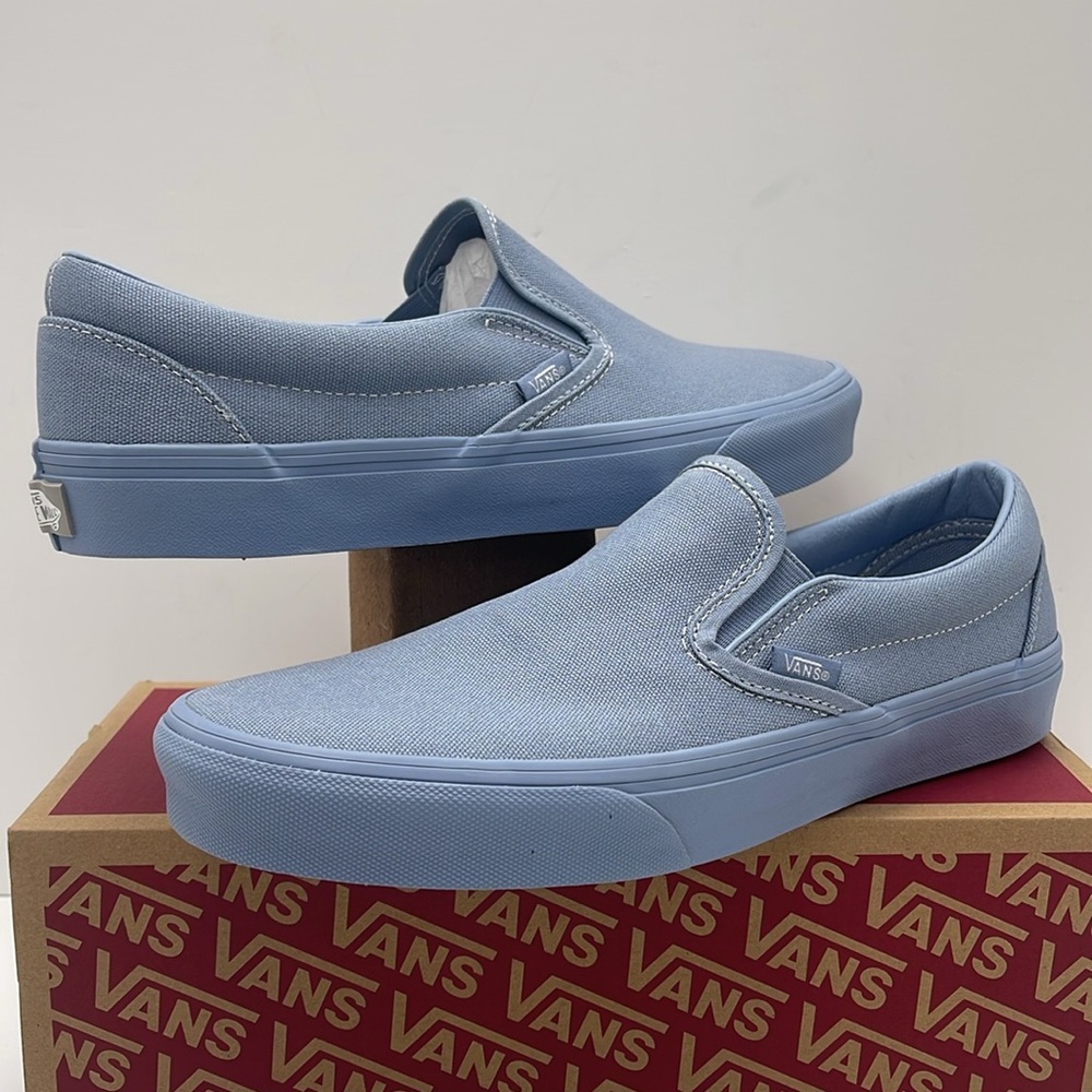 Vans WMNS Sky Blue Canvas Classic Slip-On
Pastel Mono Dusty Blue
VN000CT5DSB - Picture 10 of 16